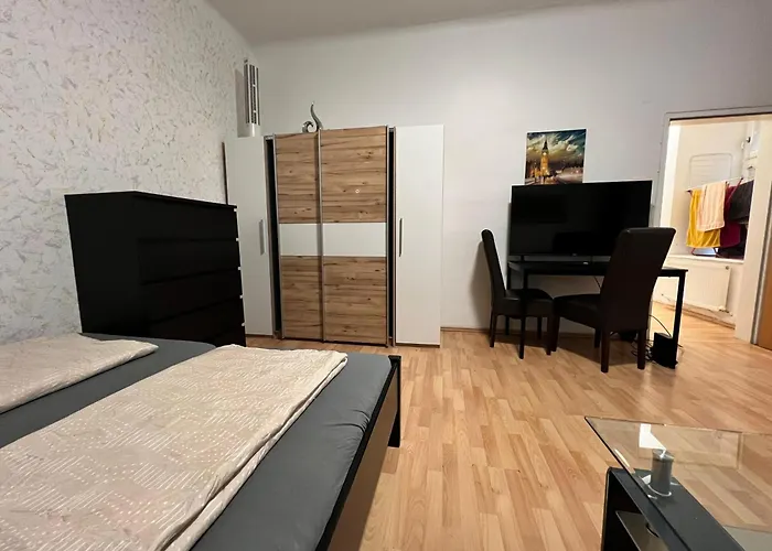Central 1Br Apt-Near Danube River!